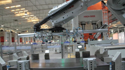 探訪(fǎng)無(wú)人互聯(lián)工廠(chǎng),看一張鋼板如何變成吸油煙機(jī)